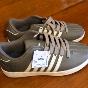 New KSwiss Boys 4 1/2 Grey Sneakers